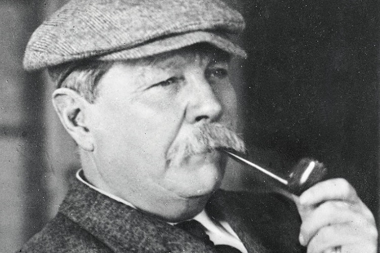 Sherlock Holmes'ün yaratıcısı Sir Arthur Conan Doyle