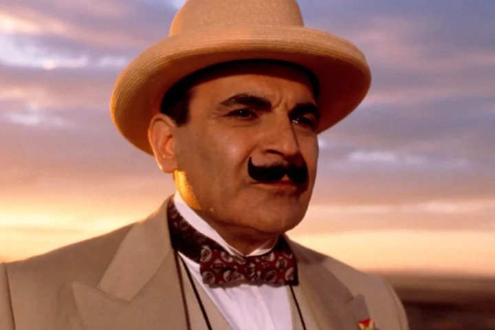 Hercule Poirot geri dönüyor