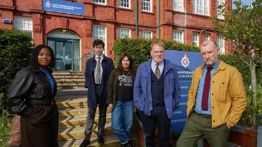 BBC, Yeni Polisiye Dizisi ‘The Last Detectives’den İlk Görselleri Paylaştı